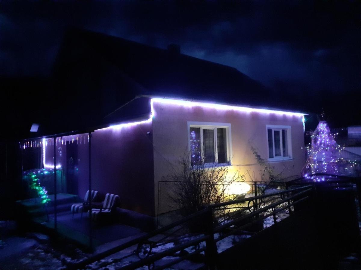 Hotel Gostynnyi Dvir U Marichky Lazeščyna Exteriér fotografie