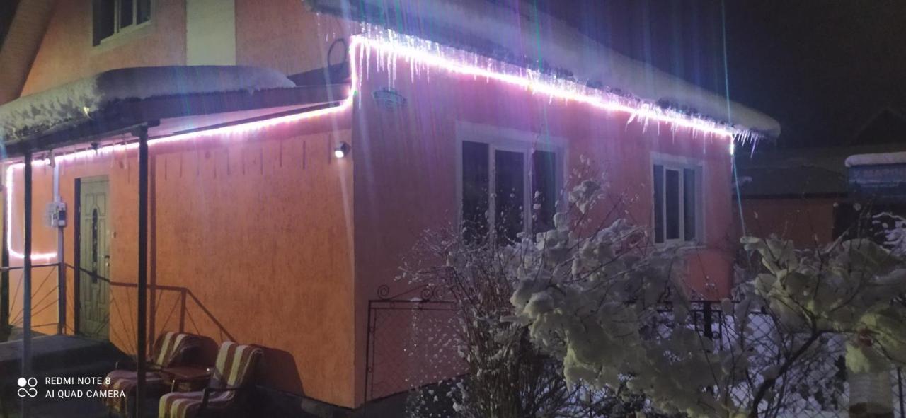 Hotel Gostynnyi Dvir U Marichky Lazeščyna Exteriér fotografie